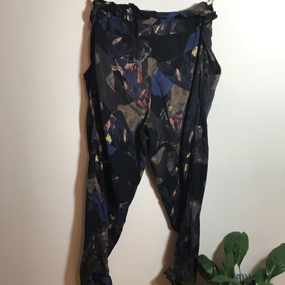 Capris pants - Picture 2 of 2